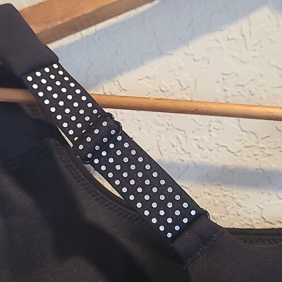Fabletics Sports Athletic Bra Small Adjustable and Vented - Picture 3 of 4